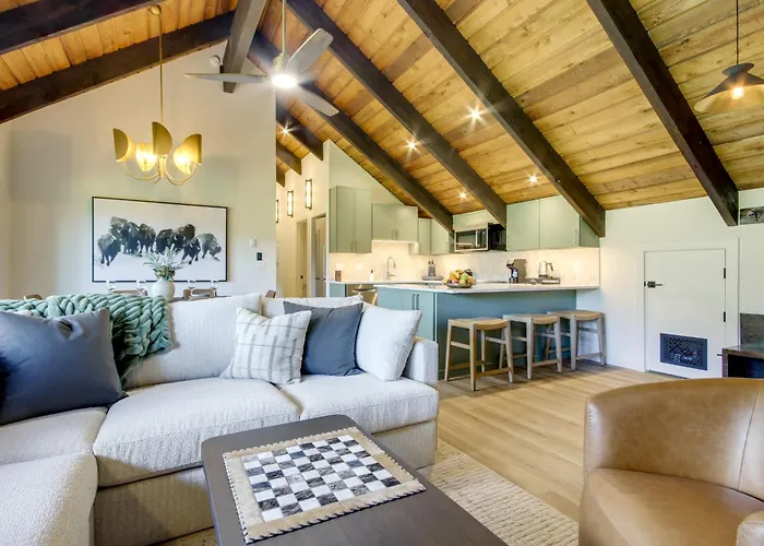 Big Sky Condo W/ Resort Amenities & Mountain Views